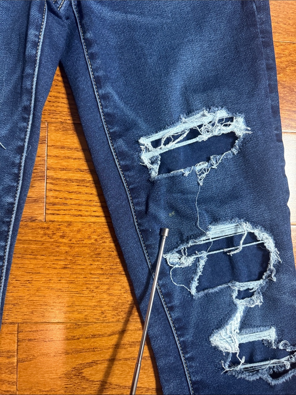 Sz 2 American Eagle Outfitters Distressed Skinny Jeans - Women - Picture 6 of 12